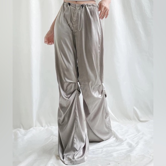 Heather Grey Silver Wide Satin Pant With Adjustable Cinch Ties - Picture 6 of 12
